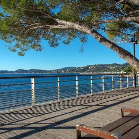 3 Etoiles De 120m2 - Vue - Clim - A 600m Roquebrune-sur Argens